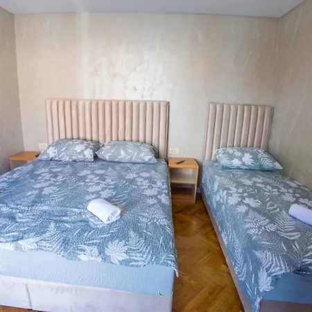 Mira - With Private Pool Apartment *