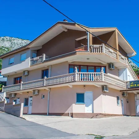 Mira - With Private Pool Appartement Mostar