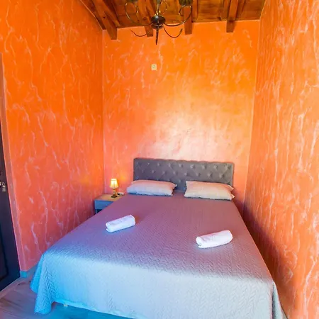 Apartment Mira - With Private Pool
