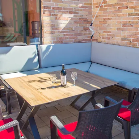 Mira - With Private Pool Apartman *