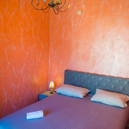 Apartment Mira - With Private Pool Mostar