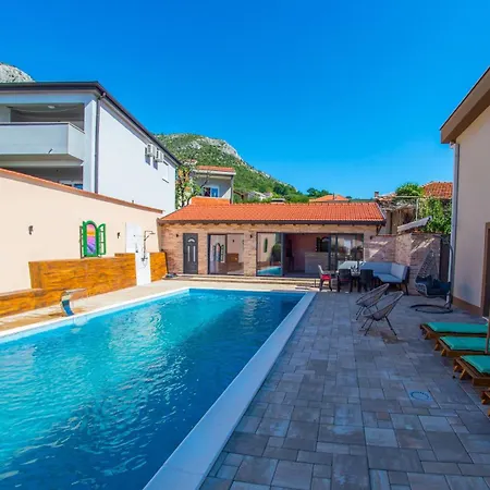 Mira - With Private Pool