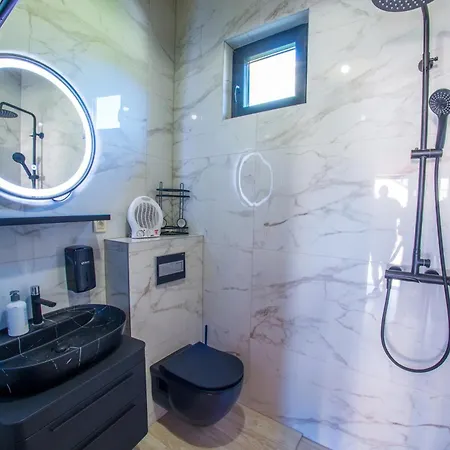 Apartment Mira - With Private Pool